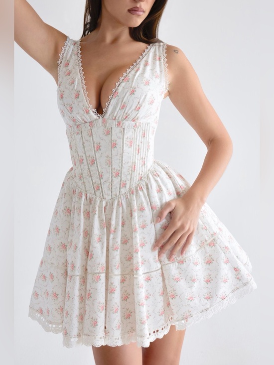 House of CB Dresses & Skirts - 🇺🇸Firm Price🇺🇸house of CB SALMA Rose Print Mini Dress